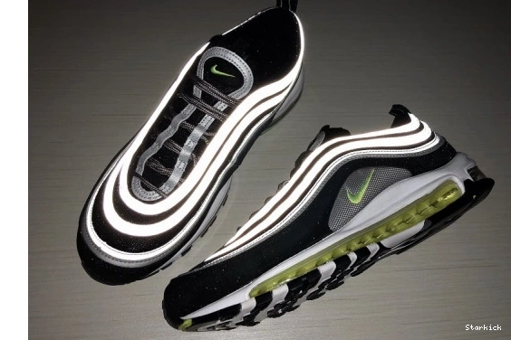 97 Volt Black Air Max  OG 921826-004 1110
